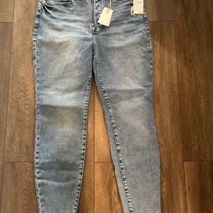 Good American Light Blue Skinny Jeans